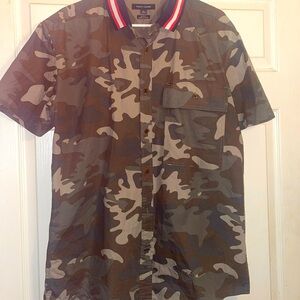 Unisex Tommy Hilfiger camo button down shirt.
